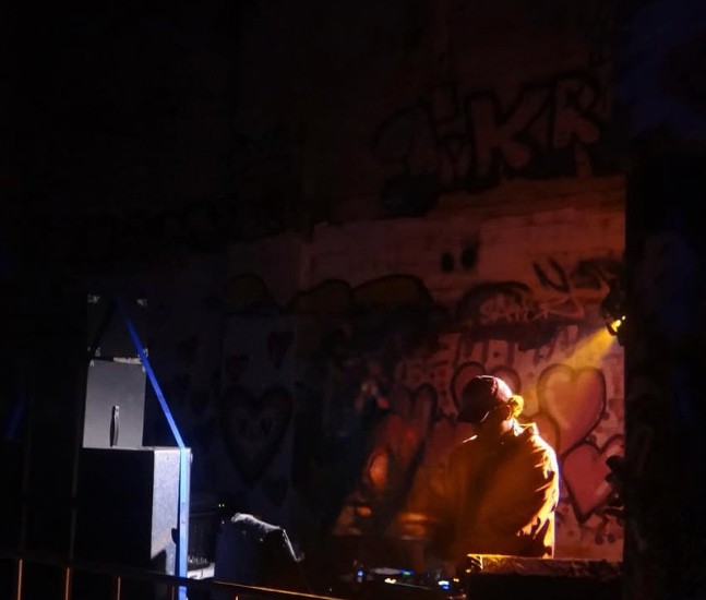 ADHI playing live at Footscray graffiti space